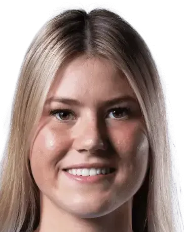 poppy pritchard photo 